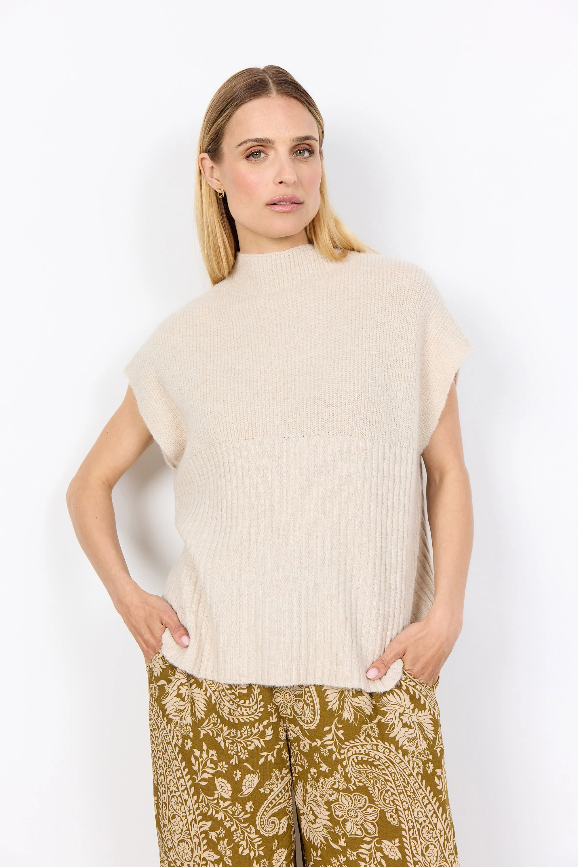 Virginia Knitted Drop Shoulder Jumper - Cream Melange - Image 4