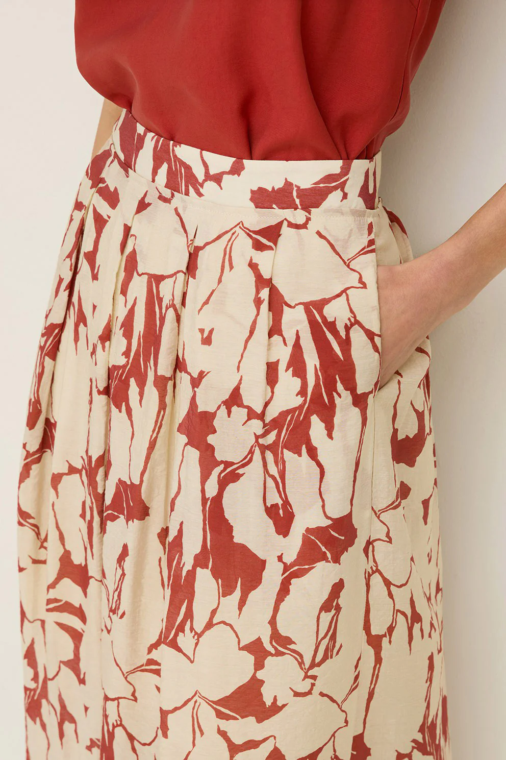 Floral Printed Midi Skirt - Dark Red - Image 4